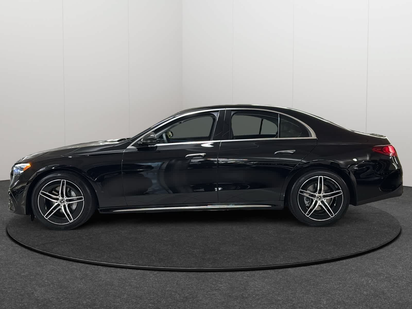 New 2027 Mercedes-Benz E 350 4MATIC Sedan image 3