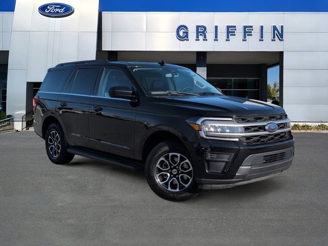 Used 2024 Ford Expedition XLT image 2