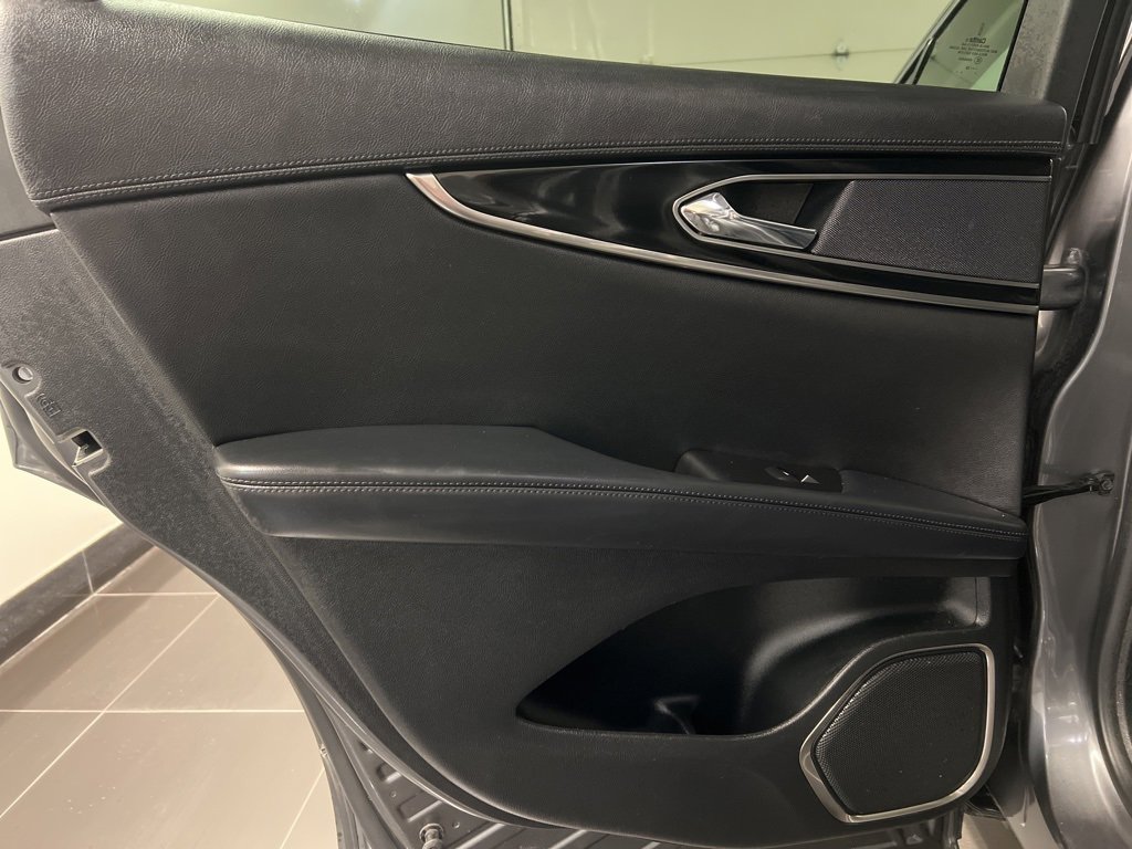 Certified 2022 Lincoln Nautilus AWD image 28