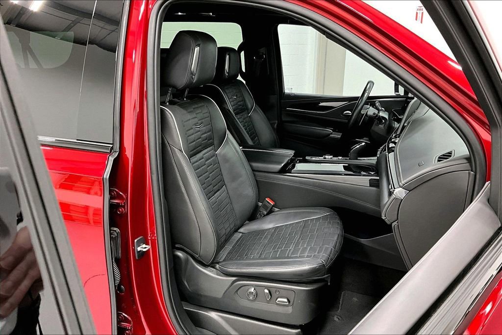 Used 2023 Cadillac Escalade ESV V image 10