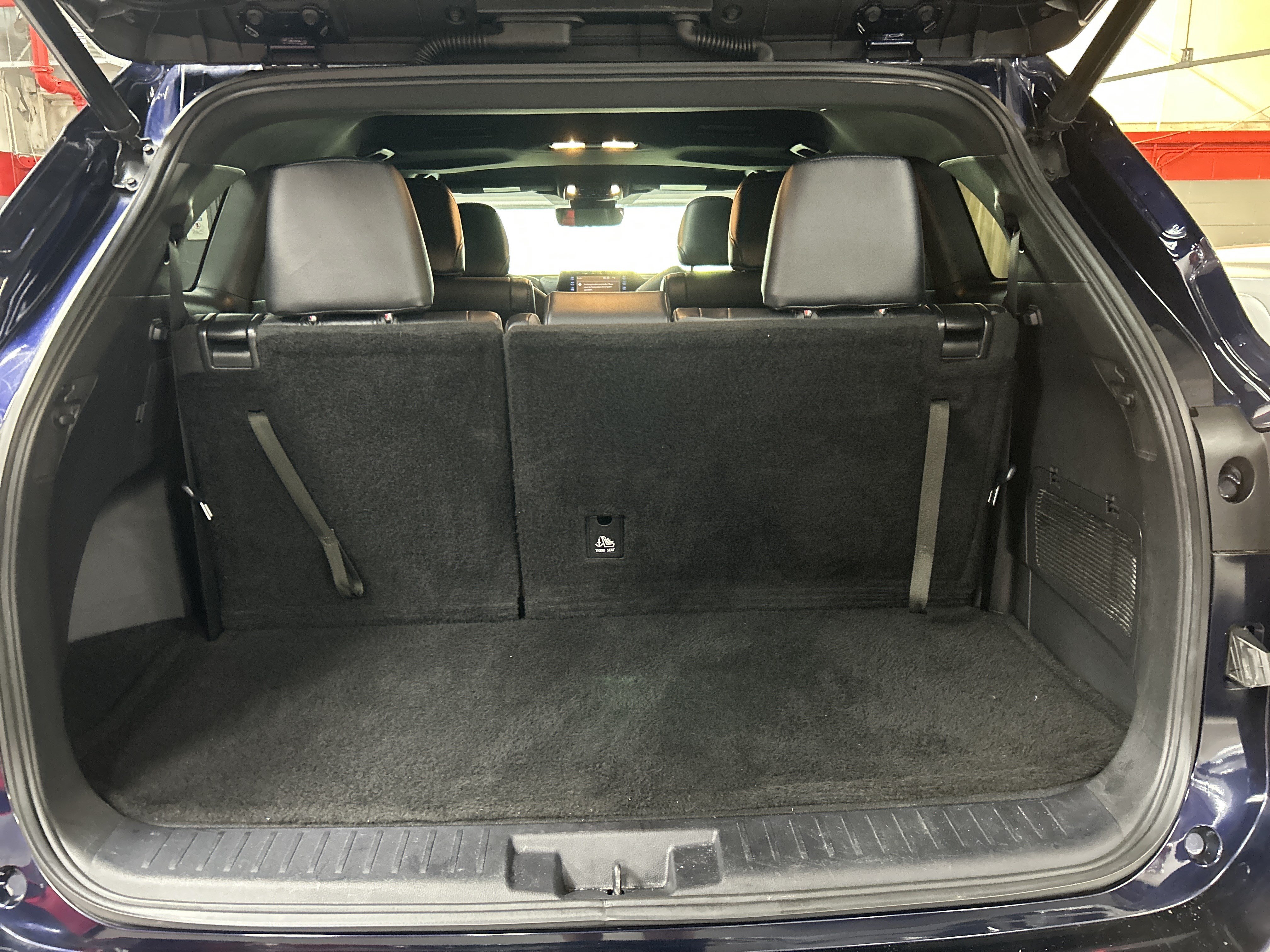 Used 2021 Toyota Highlander XSE FWD image 27