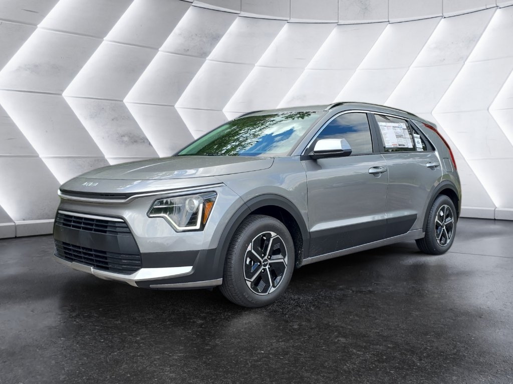 New 2025 Kia Niro LX