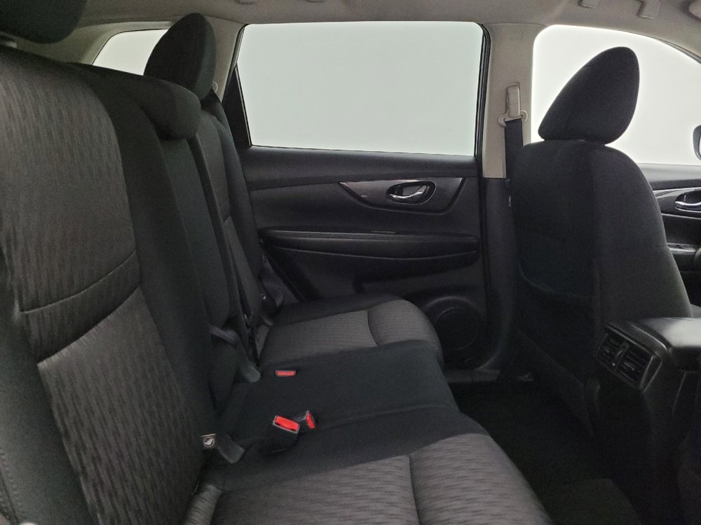 Used 2020 Nissan Rogue SV image 19