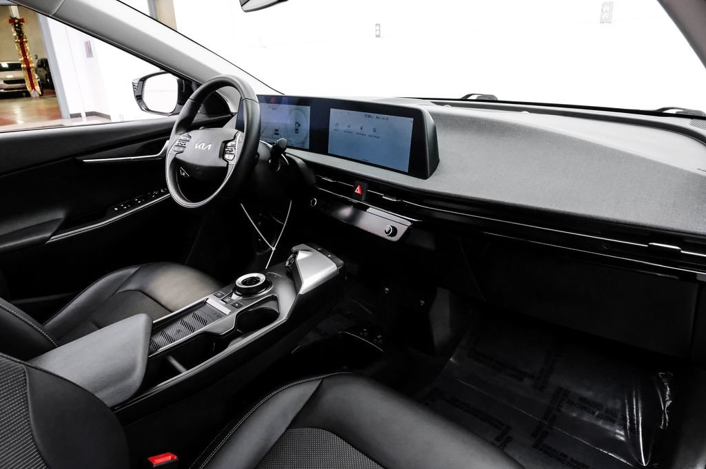 Used 2024 Kia EV6 Light RWD image 12