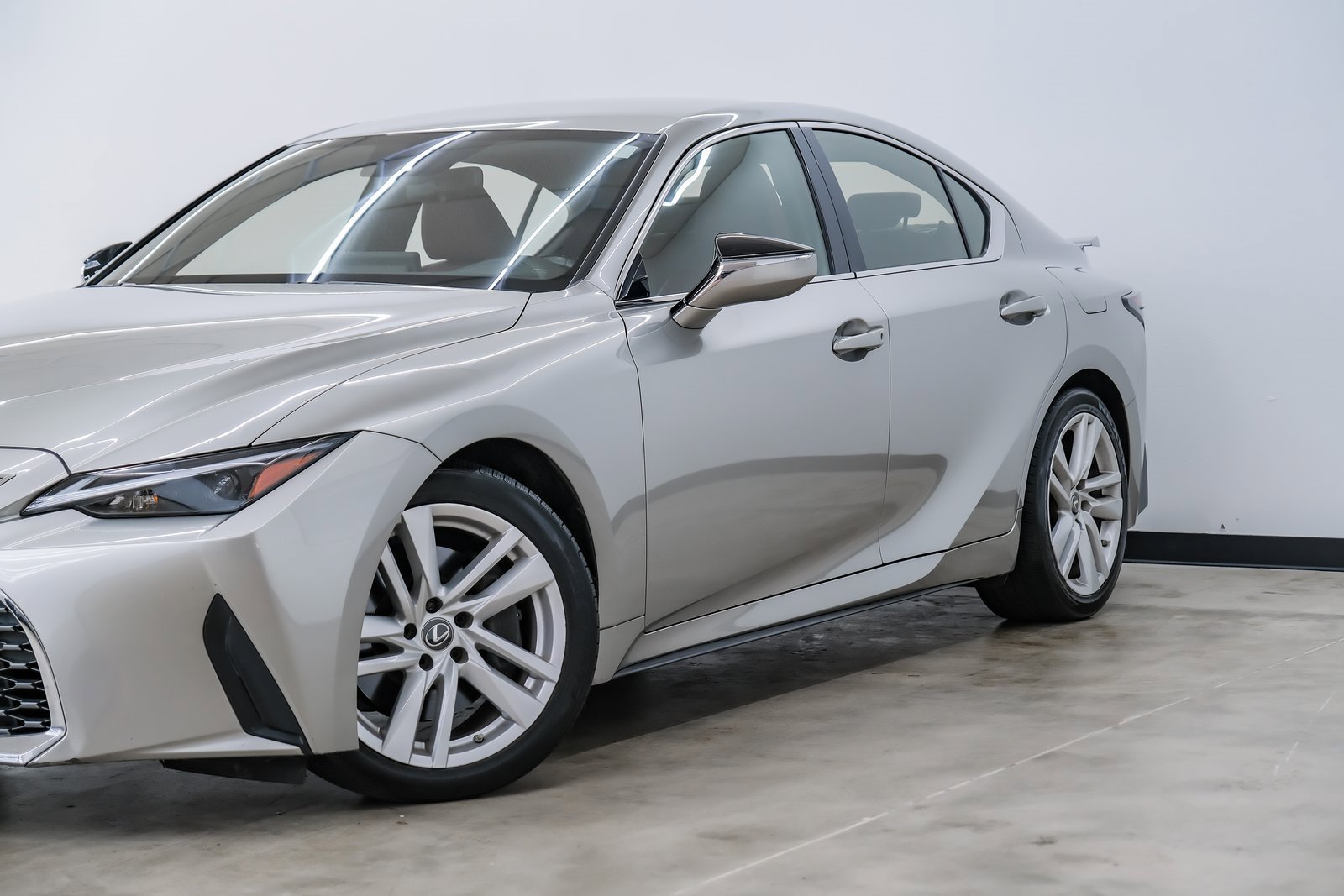 Used 2022 Lexus IS 300 image 3