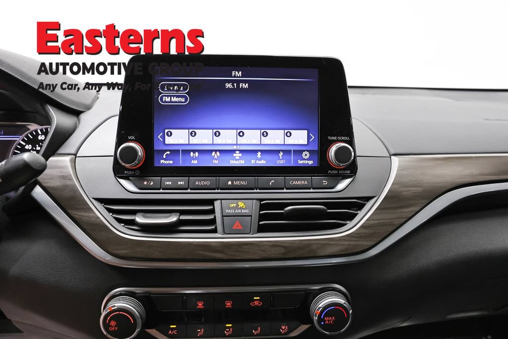 Used 2023 Nissan Altima 2.5 SV FWD image 12