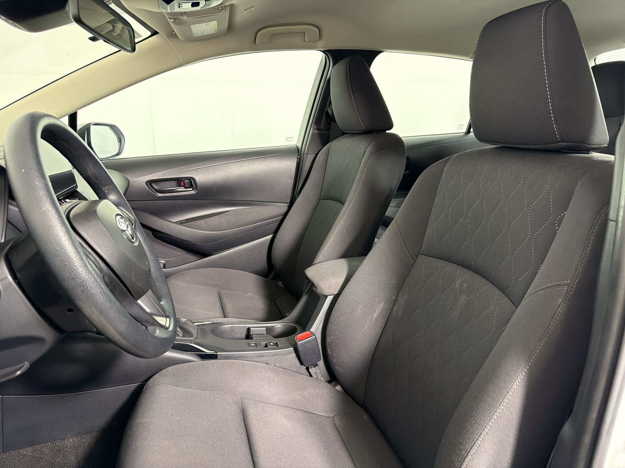 Used 2024 Toyota Corolla LE FWD image 4