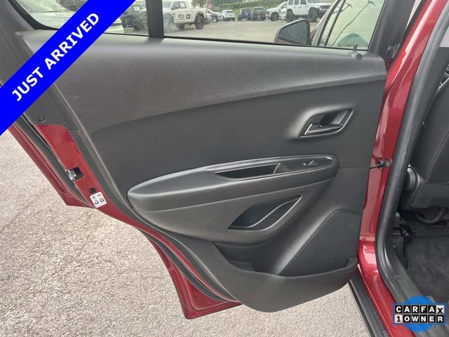Used 2022 Chevrolet Trax LT w/ Driver Confidence Package AWD/4WD image 17