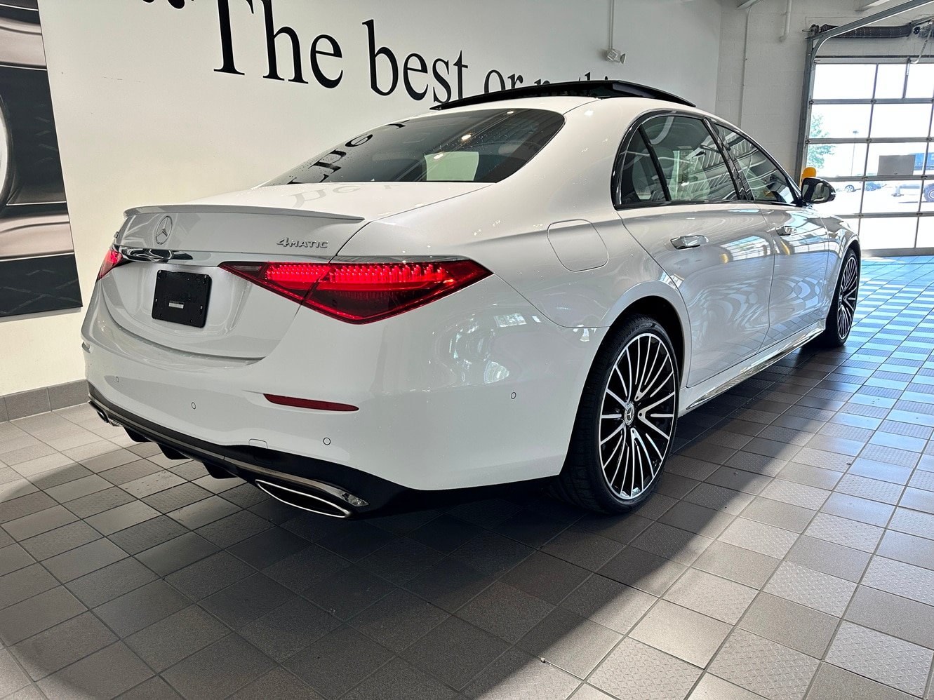 Used 2024 Mercedes-Benz S 580 4MATIC Sedan image 4