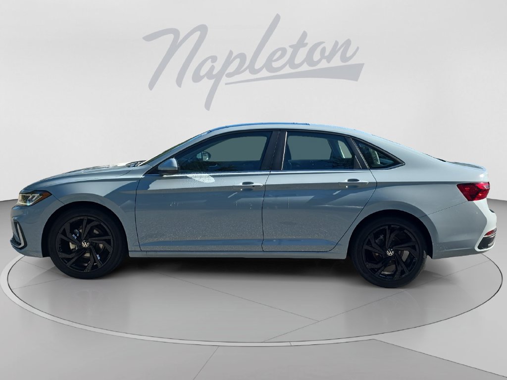 New 2027 Volkswagen Jetta SE FWD image 2