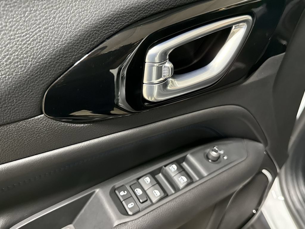 New 2026 Jeep Compass Latitude AWD/4WD image 20