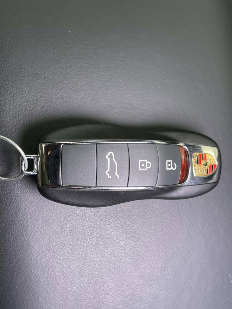 Certified 2025 Porsche Macan image 45