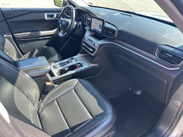 Used 2022 Ford Explorer XLT w/ Equipment Group 202A image 21