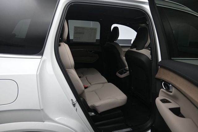 Used 2026 Volvo XC90 B6 Plus w/ Protection Package Premier AWD/4WD image 25