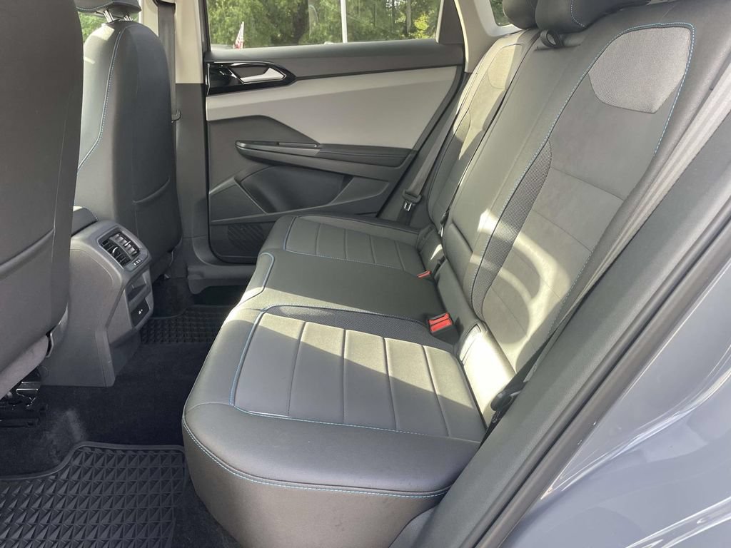 Certified 2024 Volkswagen Taos SE AWD/4WD image 14