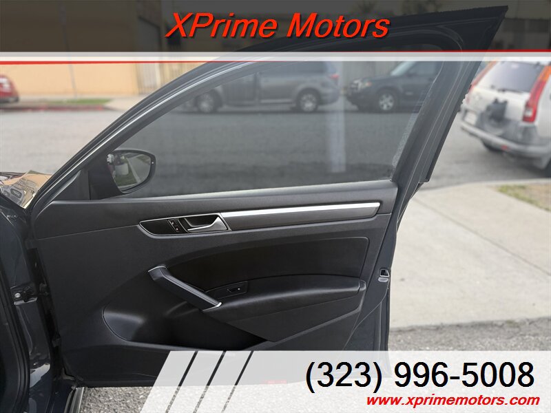 Used 2018 Volkswagen Passat 2.0T R-Line FWD image 25