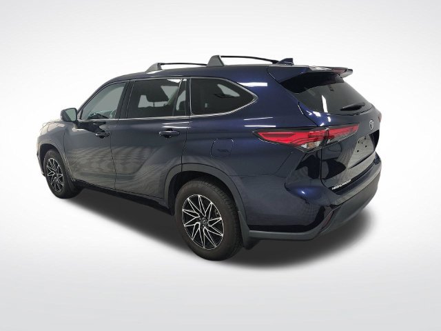 Used 2021 Toyota Highlander L AWD/4WD image 4
