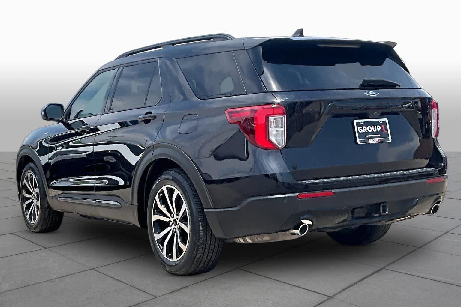 Used 2023 Ford Explorer ST-Line w/ Class IV Trailer Tow Package RWD image 11