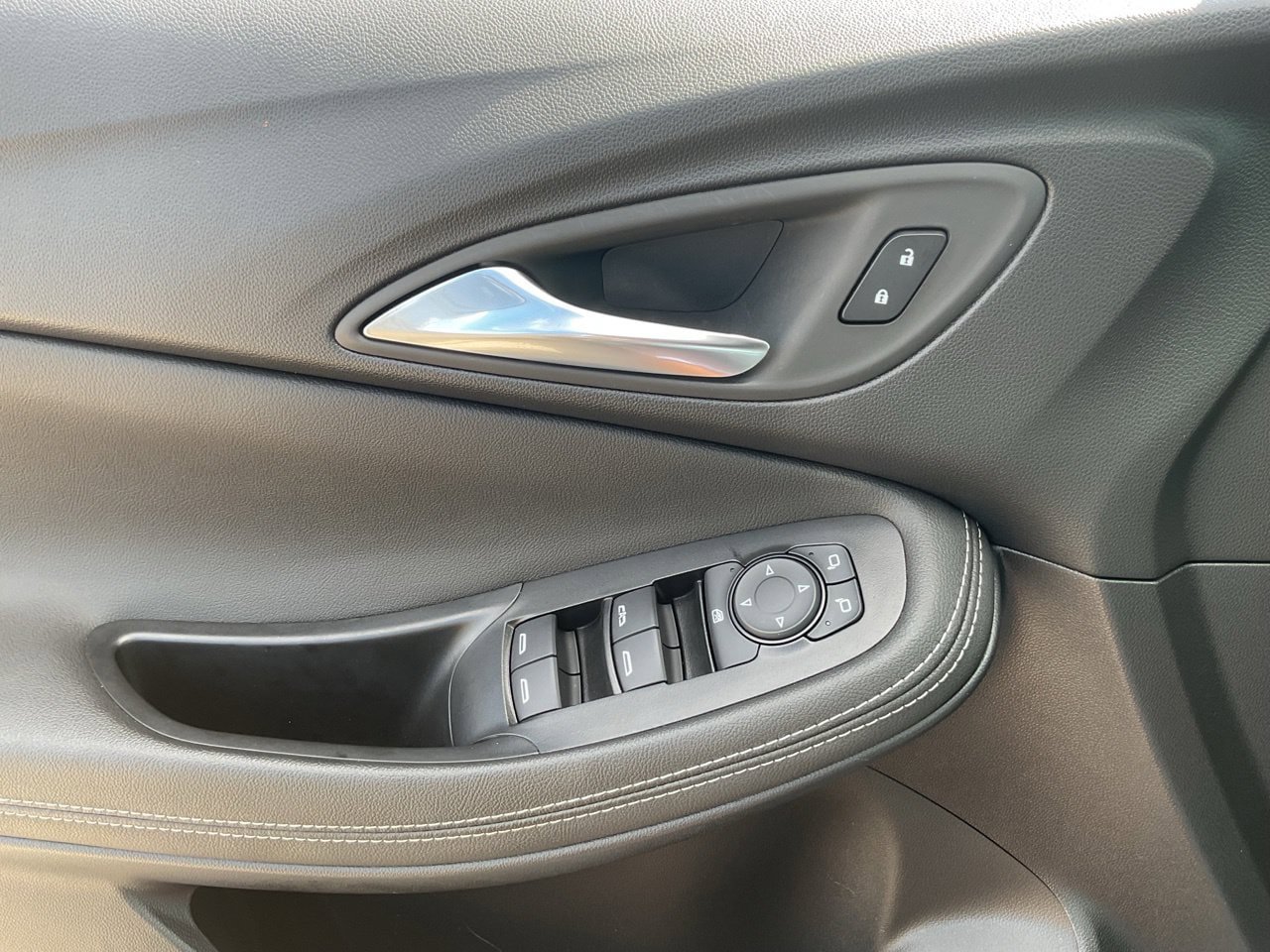 Used 2026 Buick Encore GX Preferred FWD image 18
