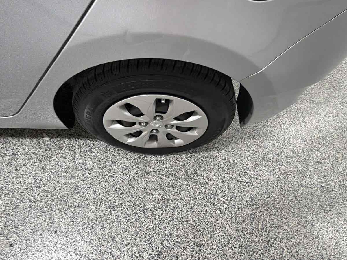 Used 2016 Hyundai Accent SE FWD image 31