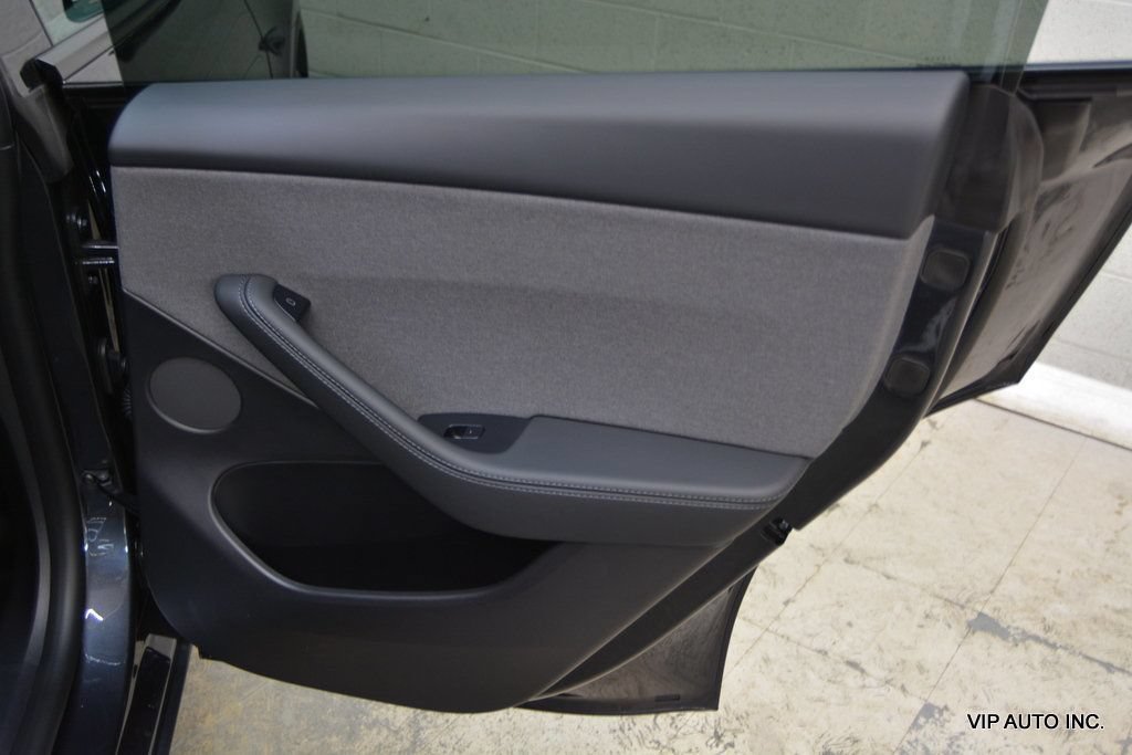 Used 2026 Tesla Model Y 2WD image 17