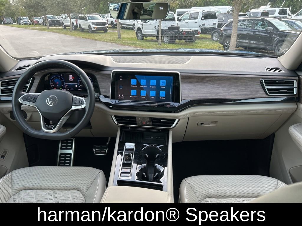 Certified 2025 Volkswagen Atlas SEL Premium R-Line image 10