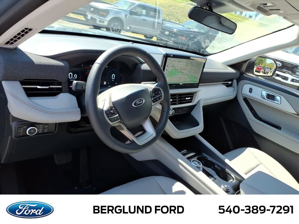 Used 2025 Ford Explorer Active w/ Active Comfort Package image 9