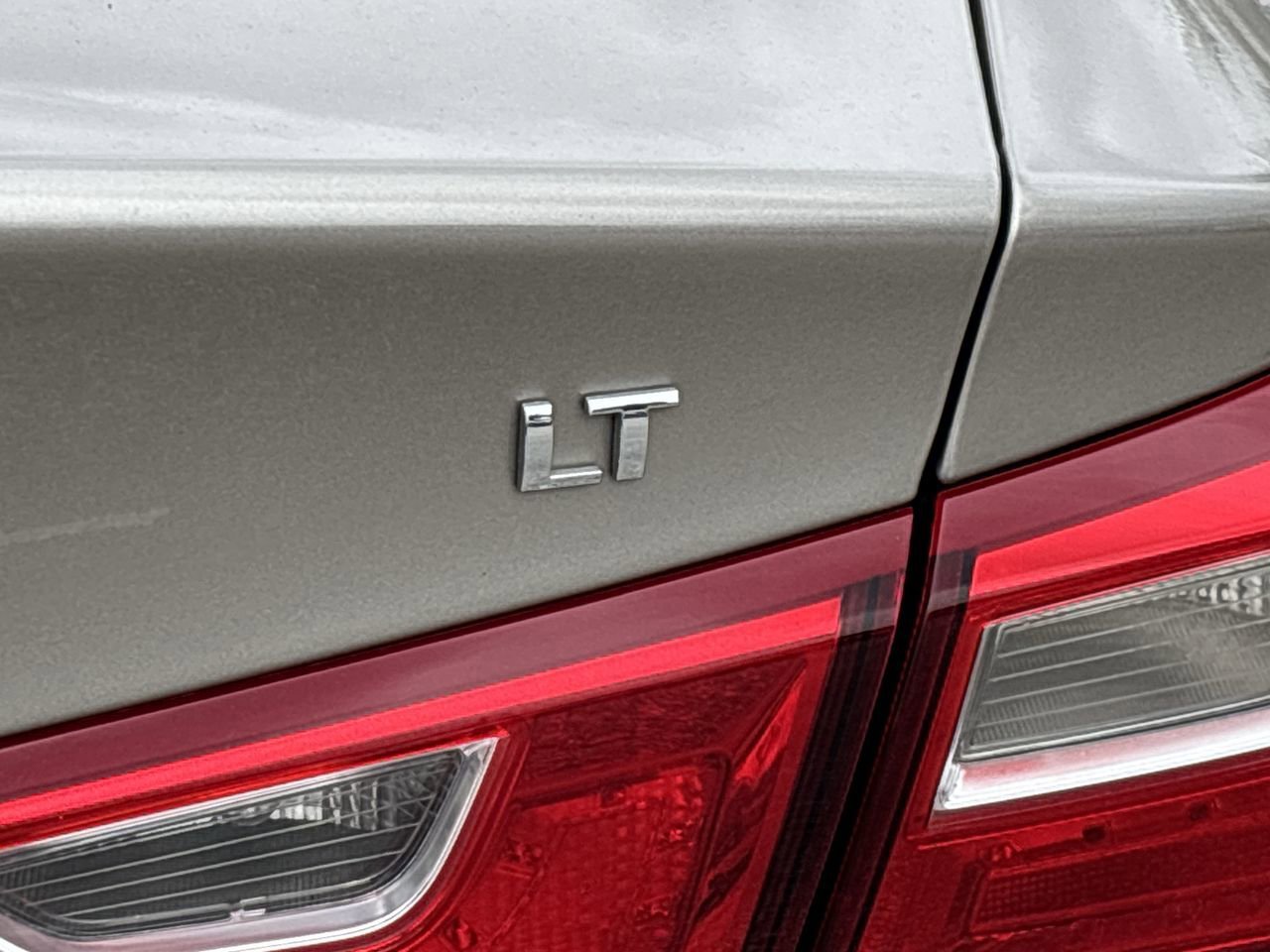 Used 2024 Chevrolet Malibu LT FWD image 9