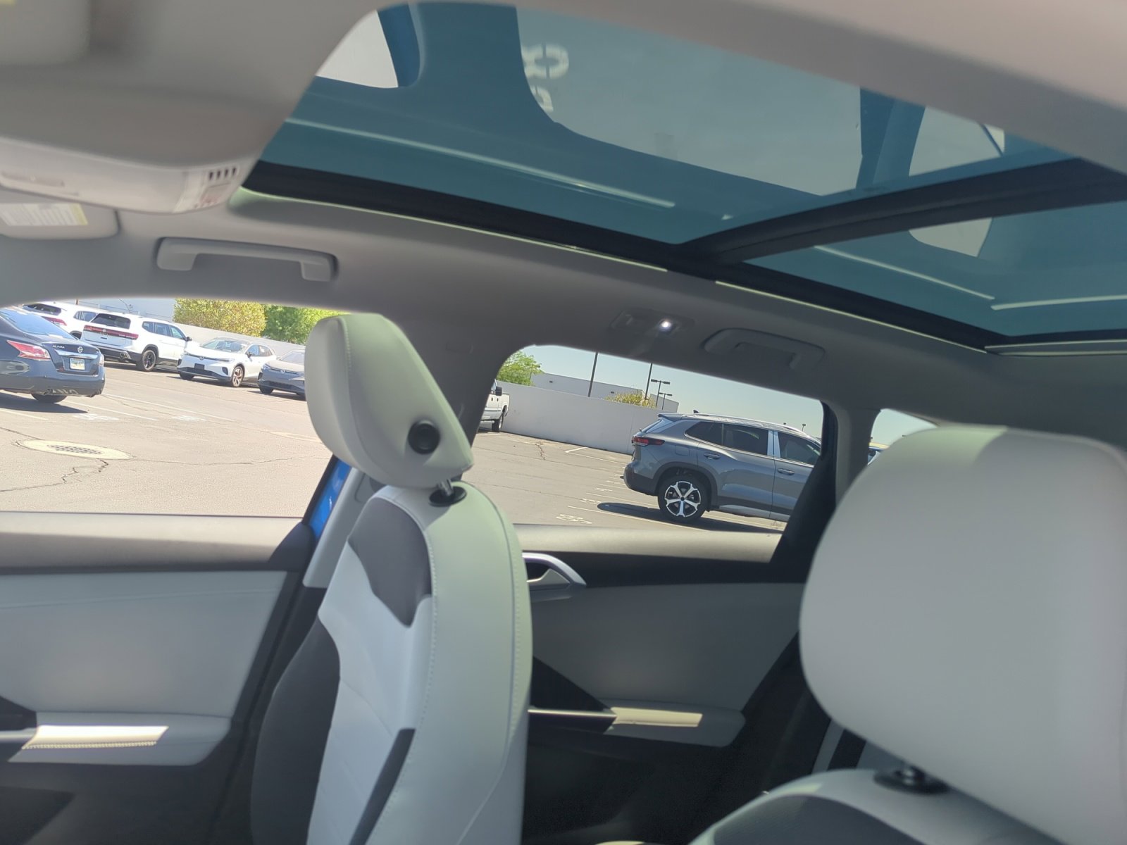 New 2025 Volkswagen Taos SE image 31