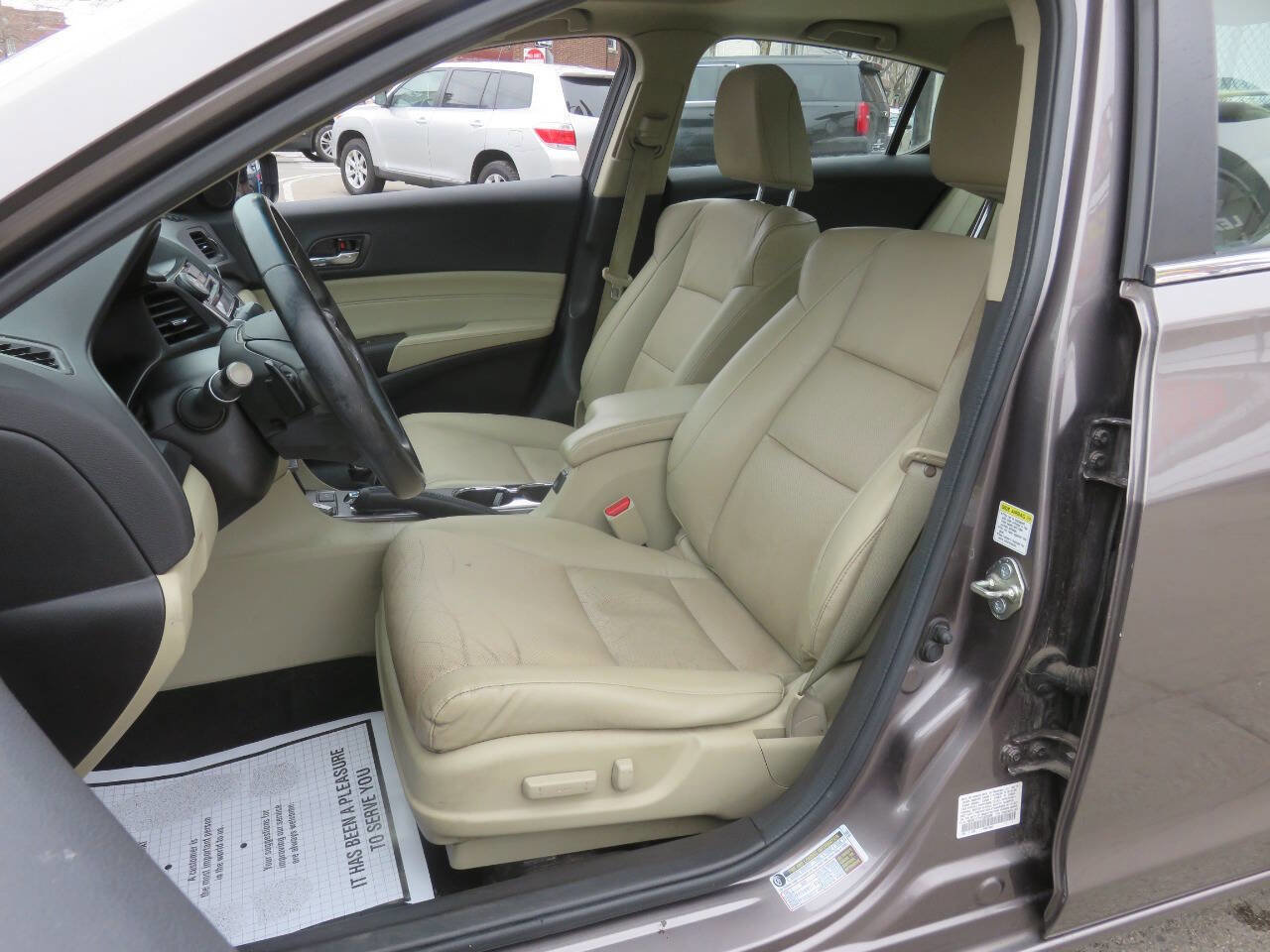 Used 2015 Acura ILX w/ Technology Package FWD image 10
