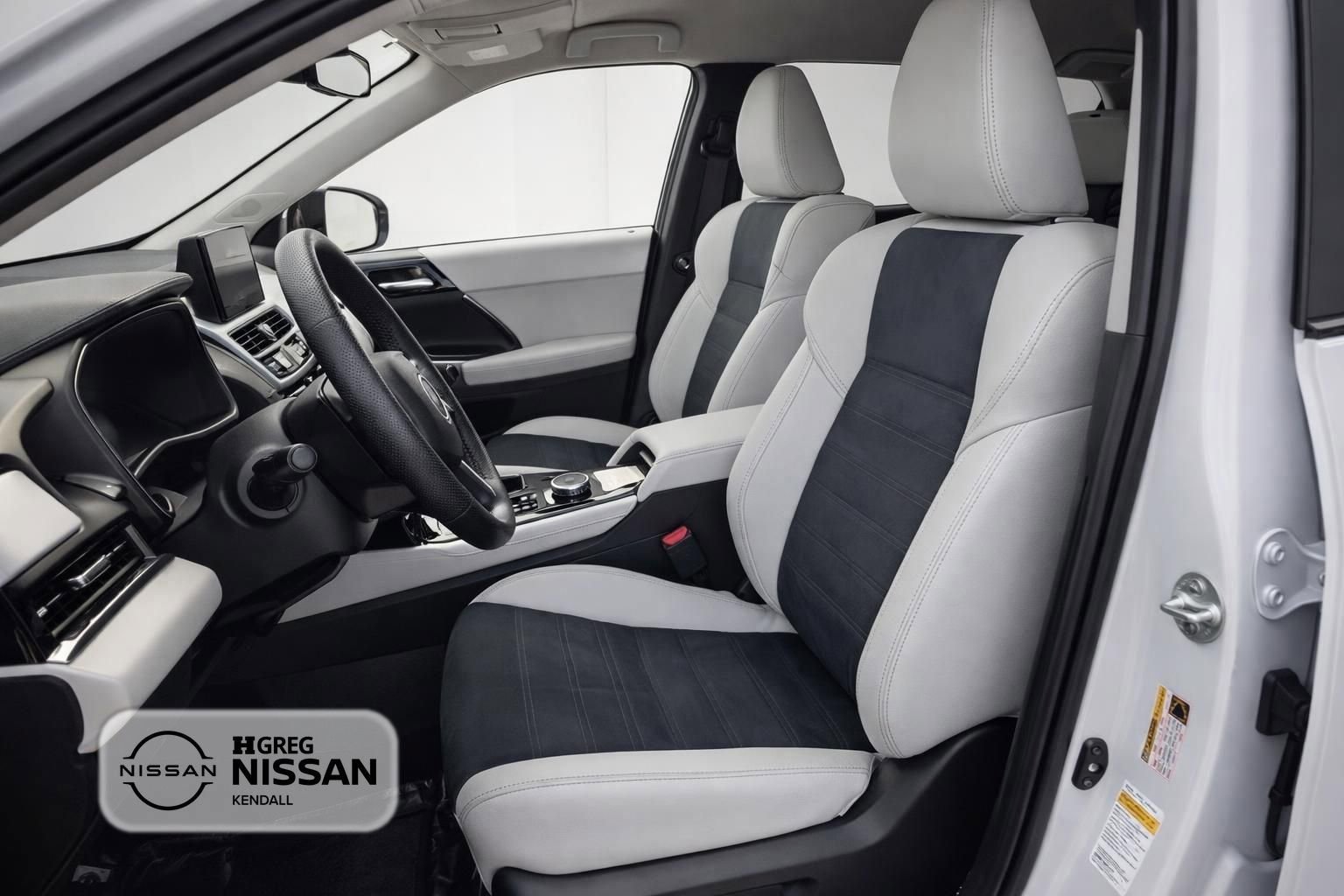 Used 2025 Mitsubishi Outlander AWD image 7