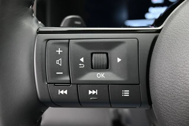 Used 2025 Nissan Pathfinder Platinum FWD image 18