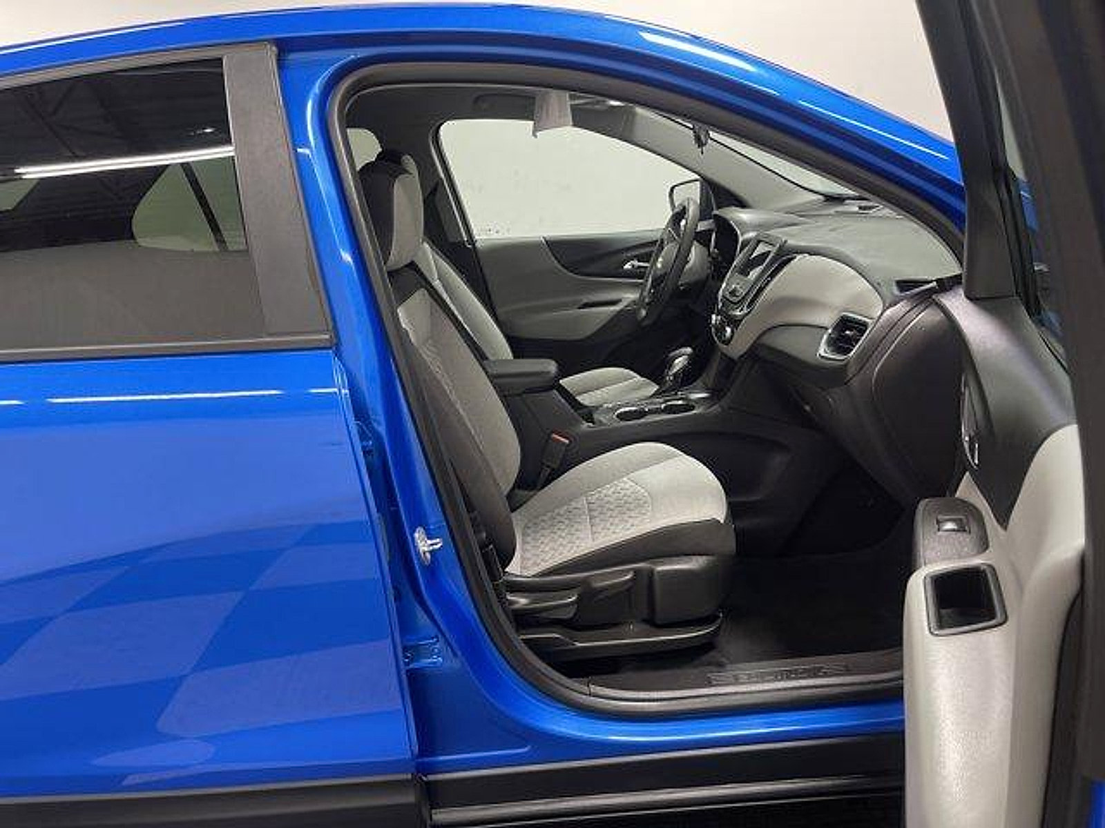 Used 2024 Chevrolet Equinox LS w/ LS Convenience Package FWD image 19
