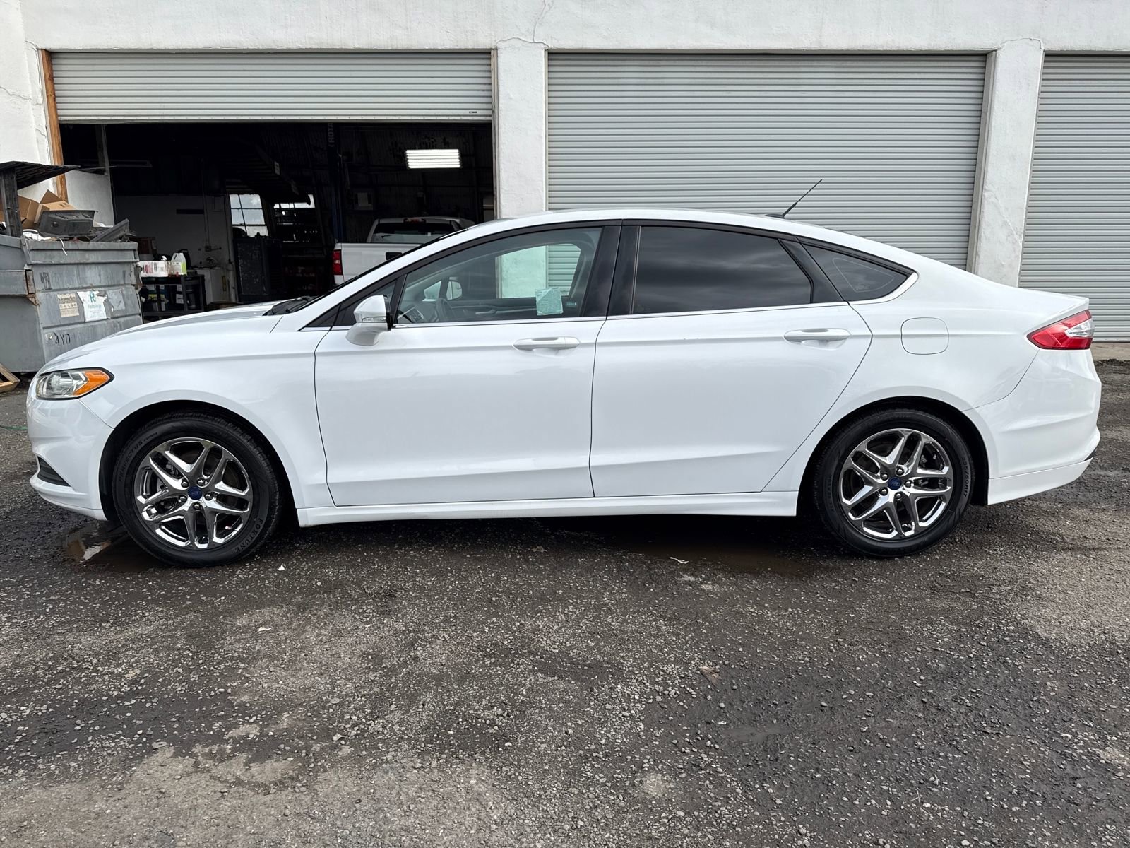 Used 2014 Ford Fusion SE image 2