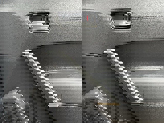 Used 2023 Toyota Corolla Cross XLE image 30