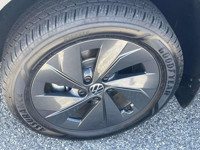 Used 2025 Volkswagen Taos S FWD image 11
