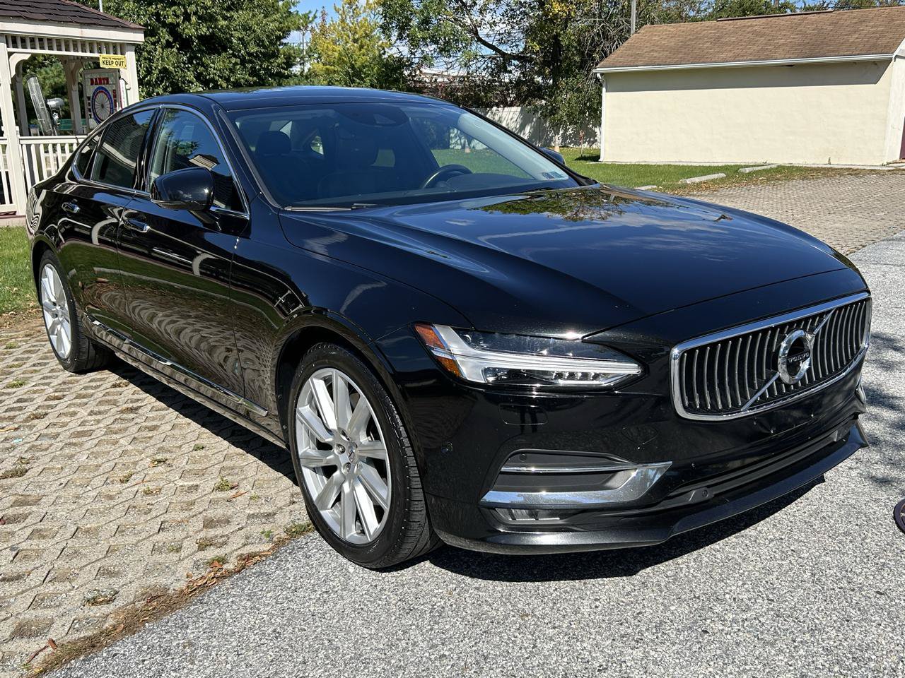 Used 2017 Volvo S90 T6 Inscription w/ Vision Package AWD/4WD image 3