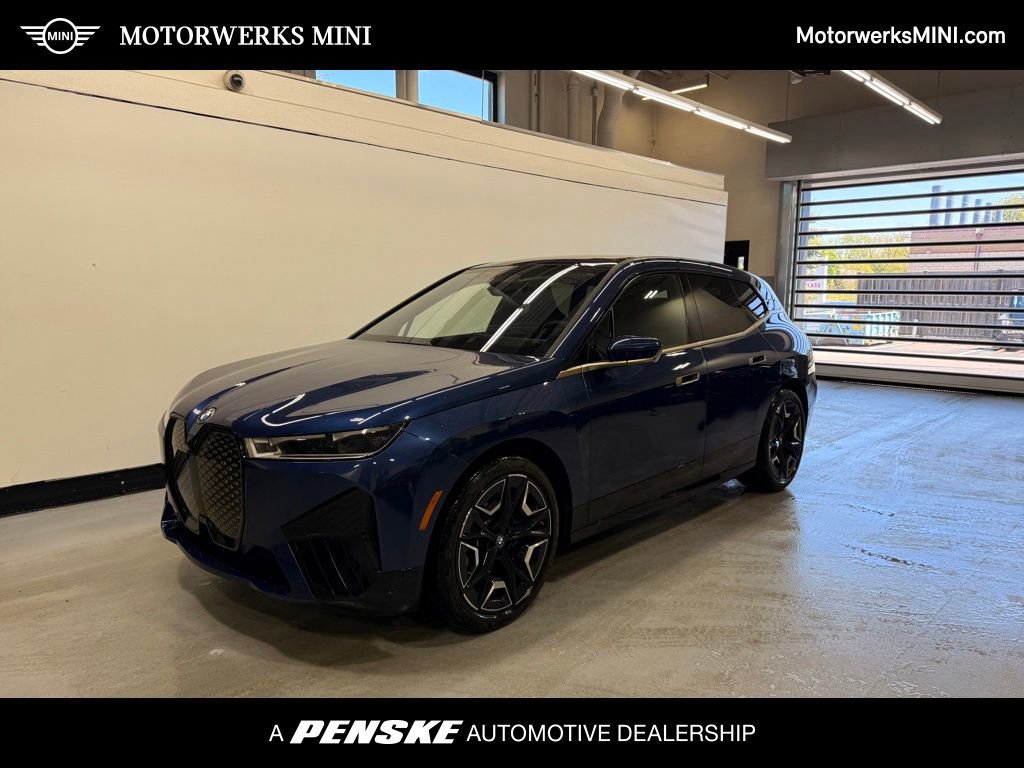Used 2023 BMW iX xDrive50 w/ Premium Package AWD/4WD video 1