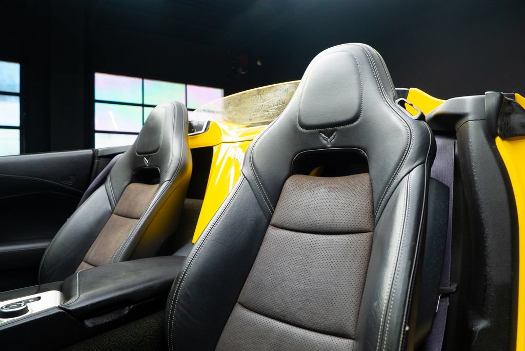 Used 2015 Chevrolet Corvette Stingray Convertible w/ 3LT Preferred Equipment Group RWD image 31
