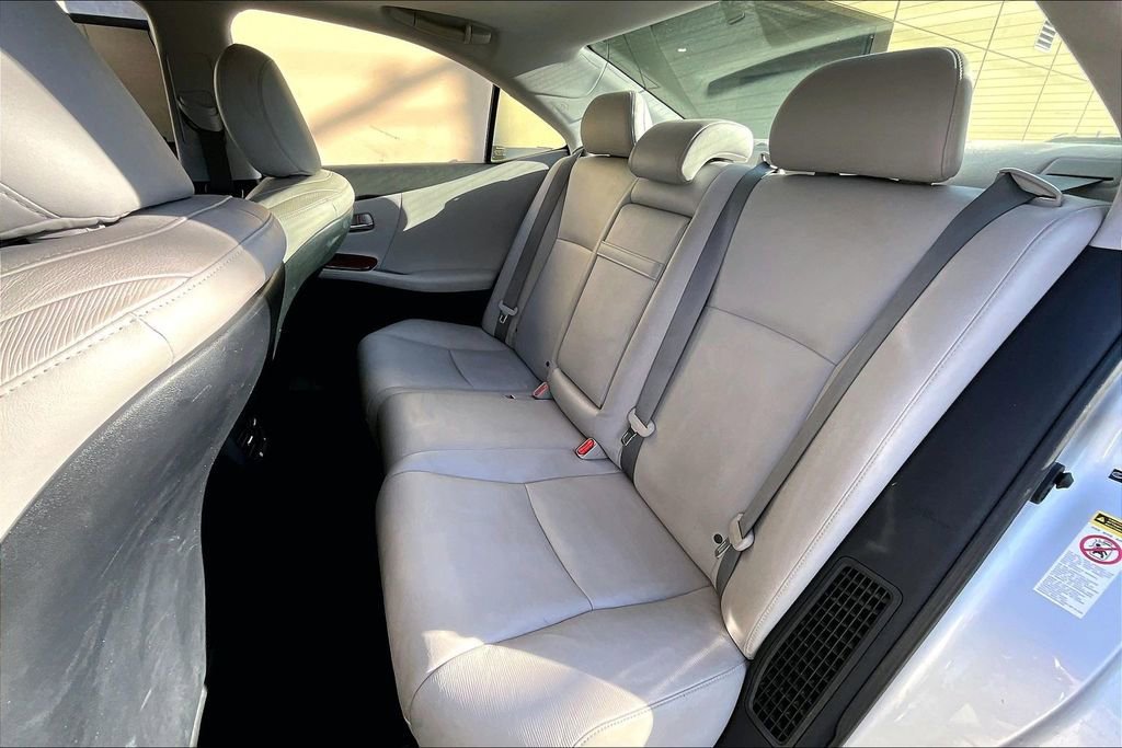 Used 2012 Lexus HS 250h image 32