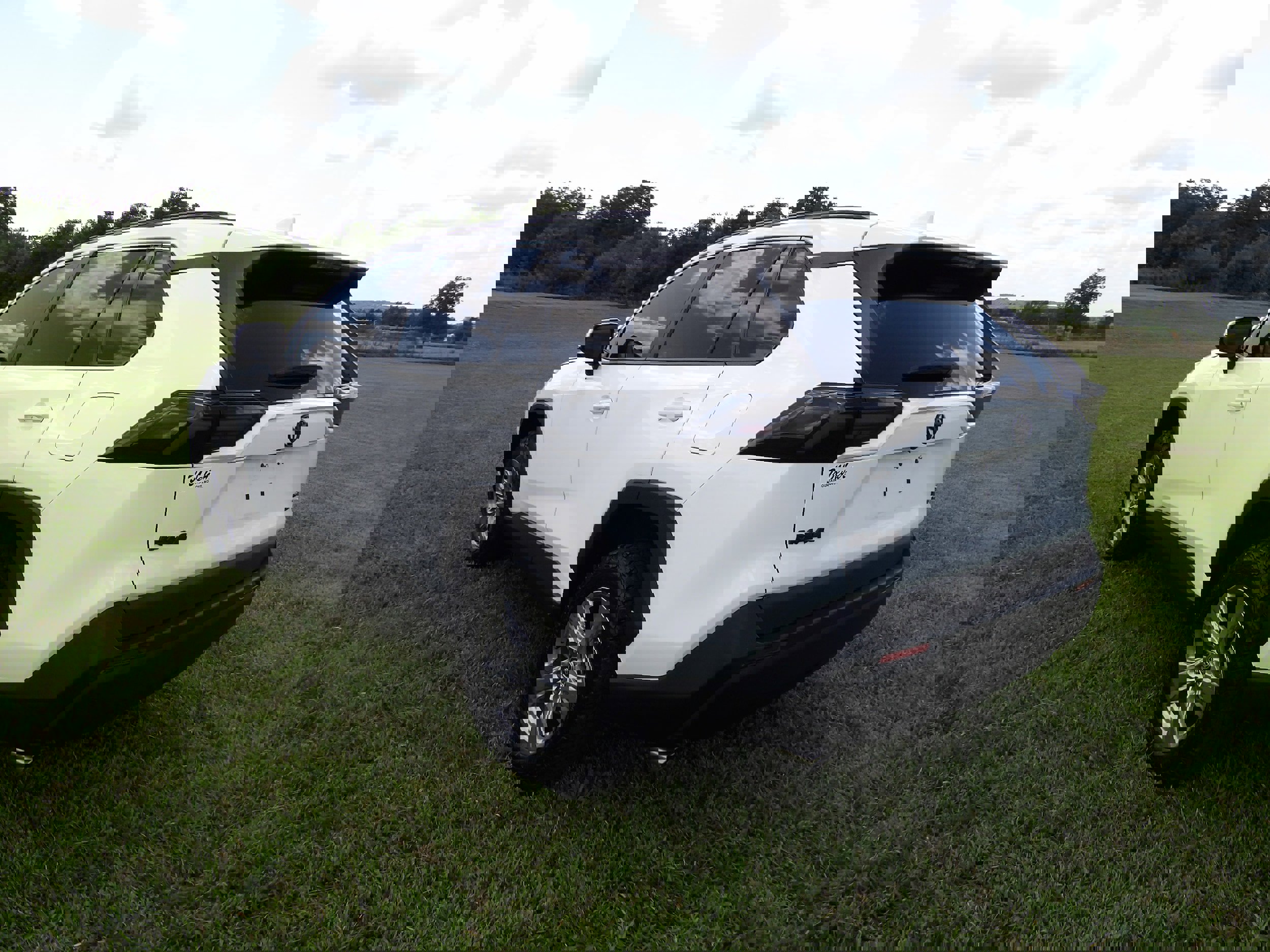 Used 2023 Toyota RAV4 XLE w/ Convenience Package image 8