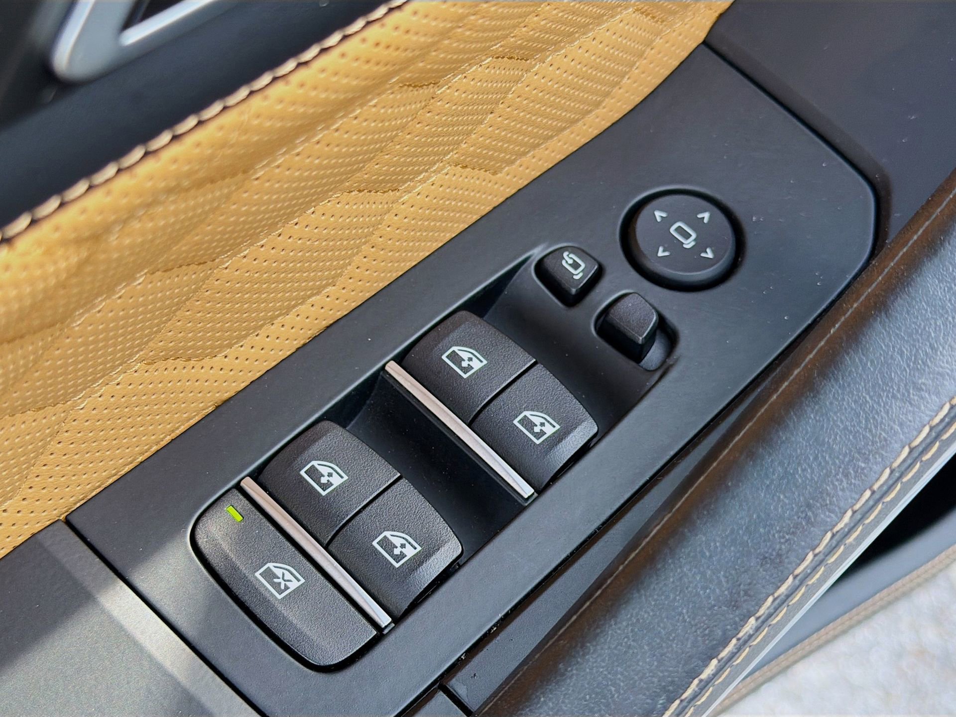 Used 2021 BMW X6 M w/ Competition Package image 24