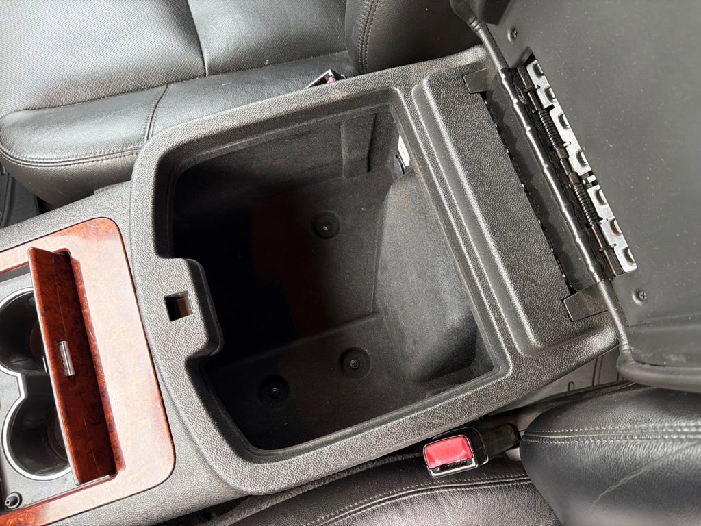 Used 2011 Chevrolet Avalanche LTZ AWD/4WD image 24