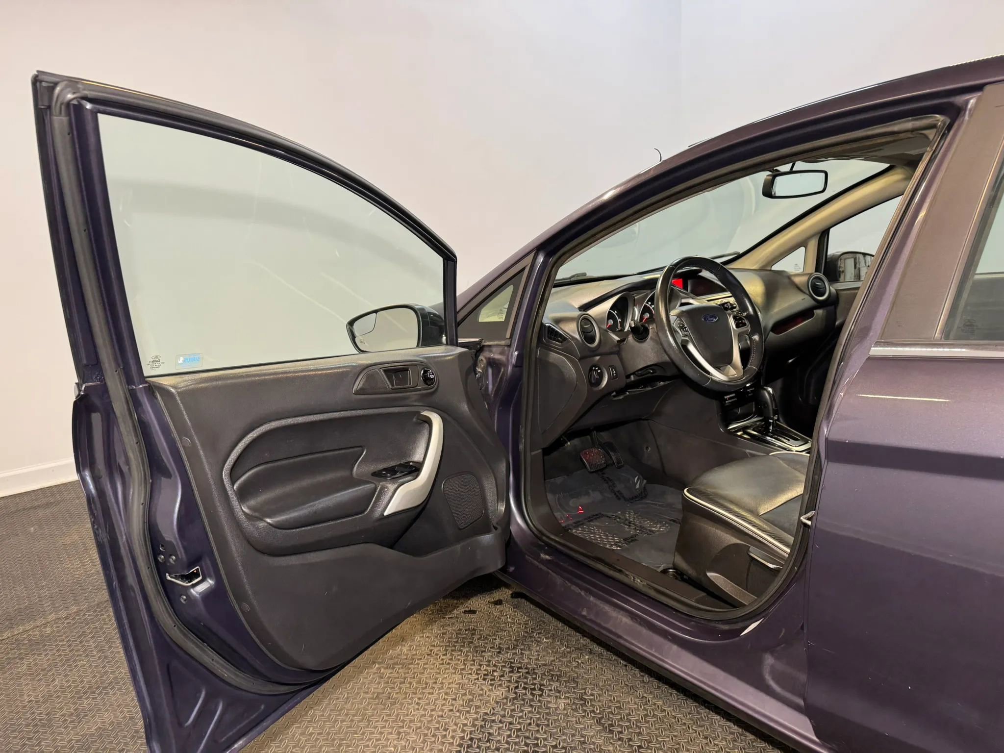 Used 2012 Ford Fiesta SES image 8