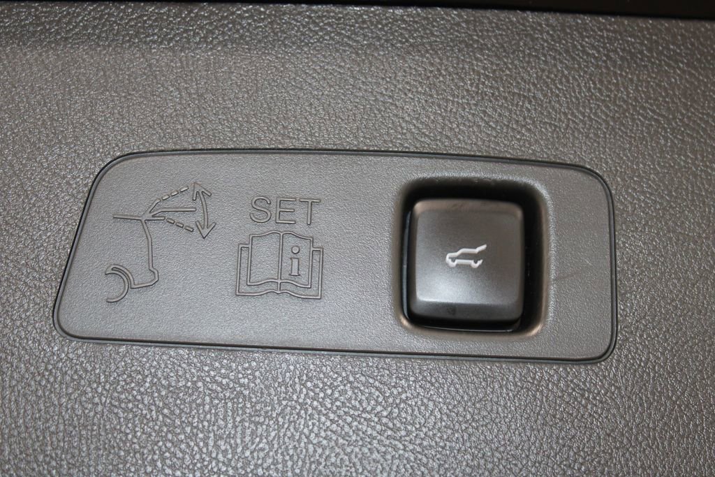 Used 2024 Lincoln Corsair AWD w/ Equipment Group 101A image 29