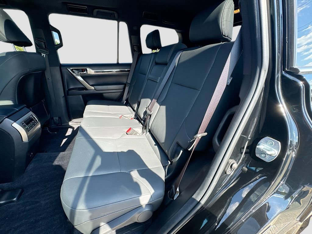 Used 2021 Lexus GX 460 Premium w/ Premium Package image 32