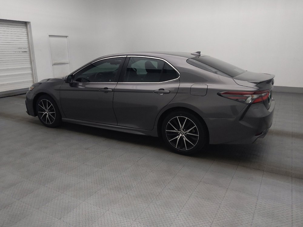 Used 2021 Toyota Camry SE FWD image 3