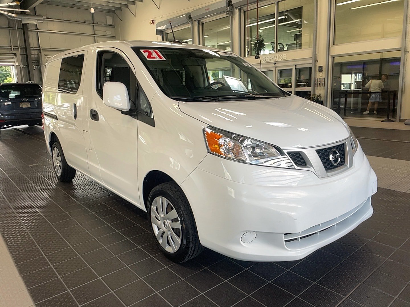 Used 2021 Nissan NV200 SV w/ Sliding Door Glass Package FWD image 1