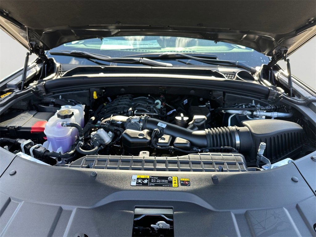 New 2025 Jeep Grand Cherokee Limited w/ Black Appearance Package image 9