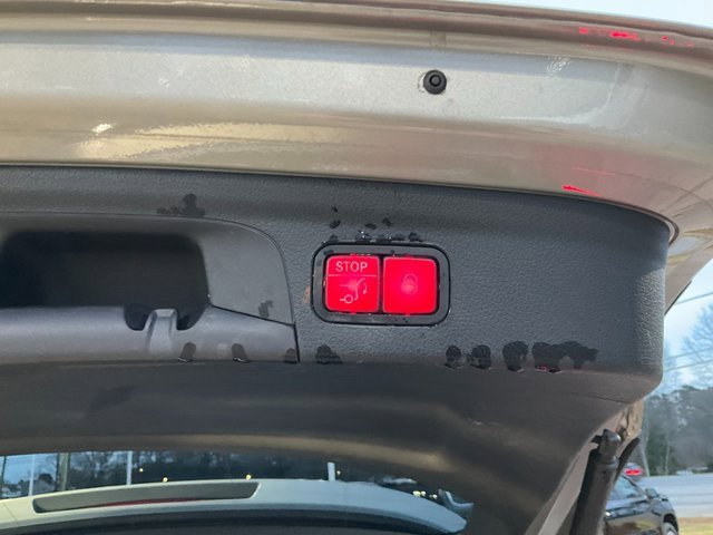 Used 2020 Mercedes-Benz GLE 350 4MATIC w/ Premium Package image 18